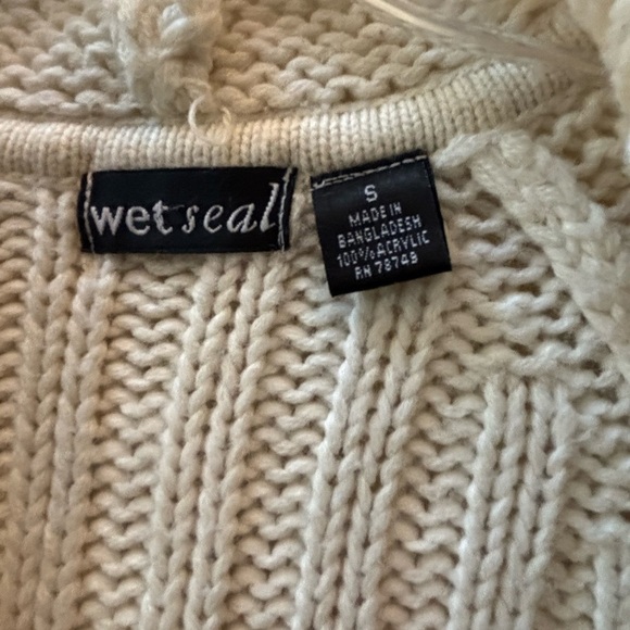 Y2K Wet Seal Women's Cream Cable Knit Short Sleeved Cardigan - Picture 2 of 5